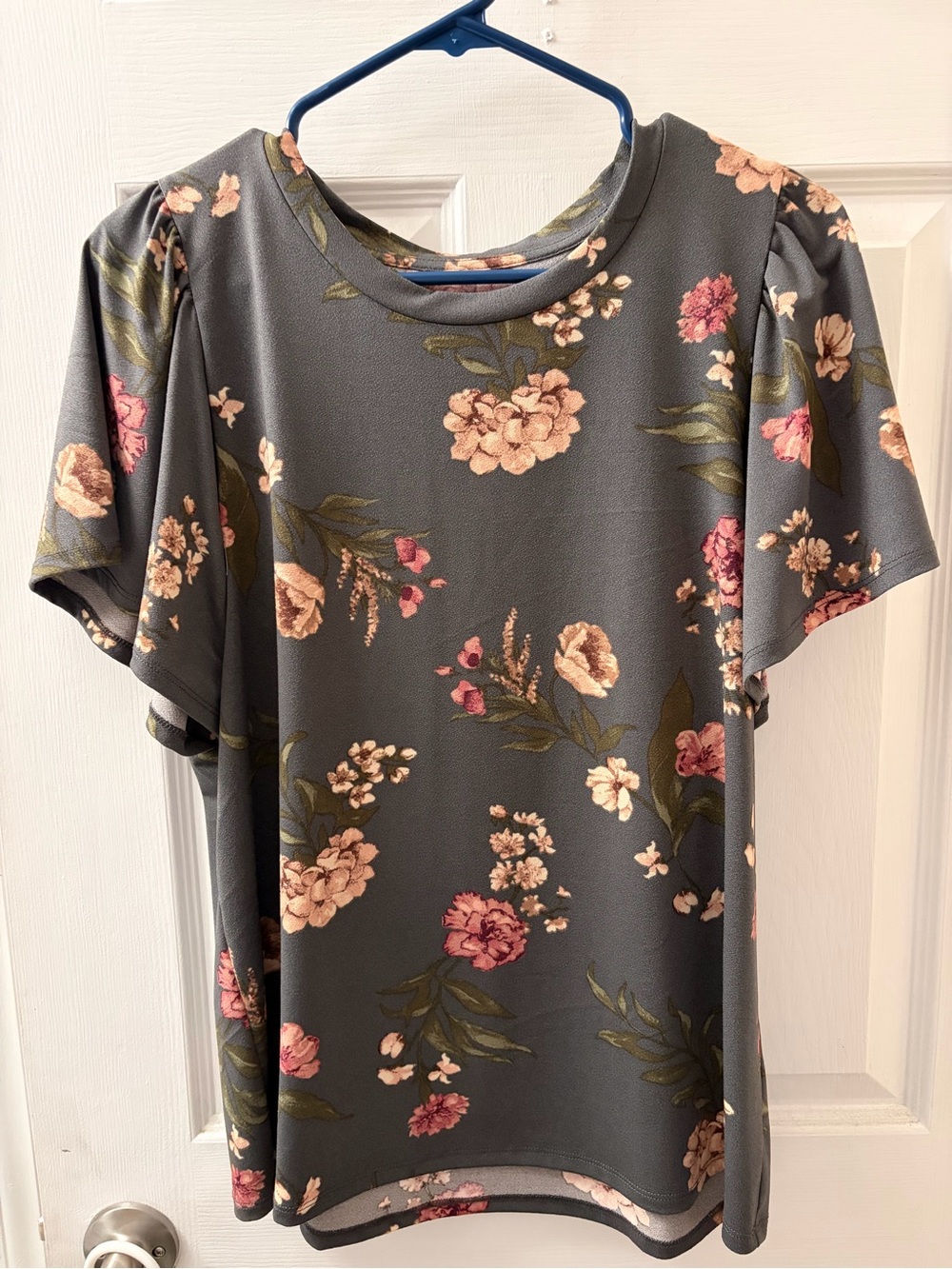 Maurices Gray Floral Short Sleeve Tee with Pink & Cream Blooms